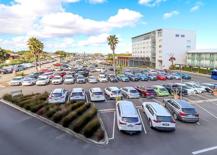 JetPark Auckland Airport Hotel
